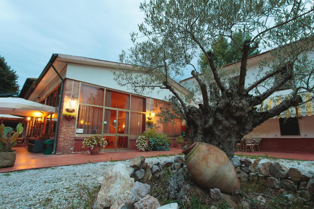 Hotel Giuly Torre del Lago Puccini Exteriér fotografie